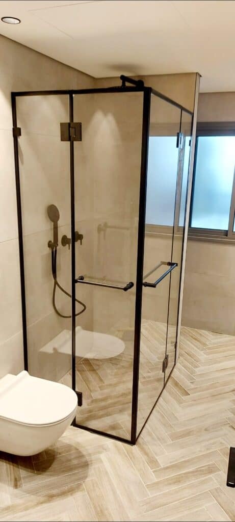 מקלחון בהתאמה